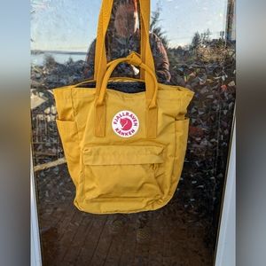 Fjallraven Kanken Totepack in Ochre Yellow Gold